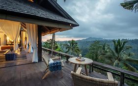 Buahan, A Banyan Tree Escape